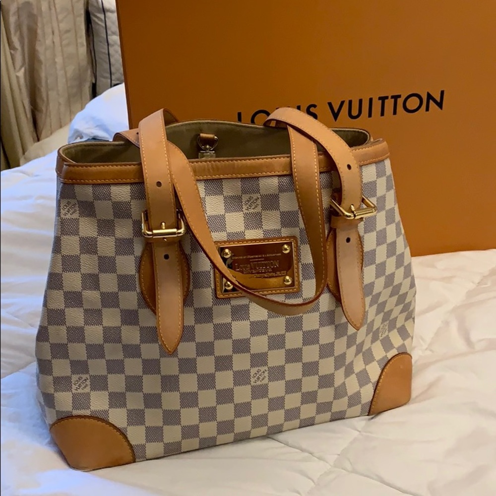 LOUIS VUITTON AUTHENTIC HANDBAG